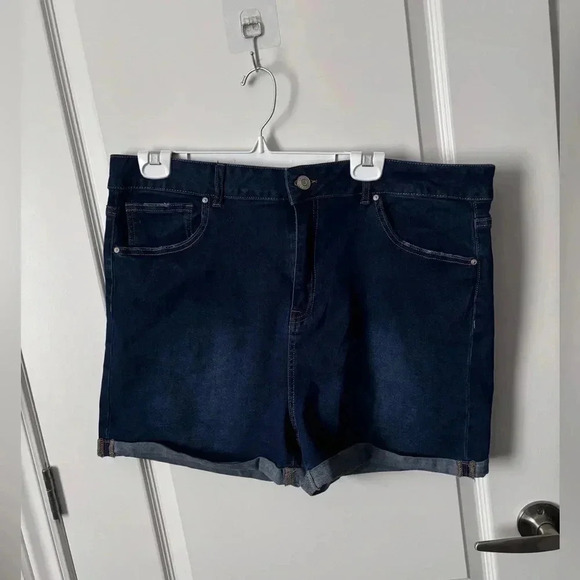 Refuge Denim | High-Waisted Dark Wash Stretchy Miami  Denim Shorts | Size 15 - Picture 2 of 9
